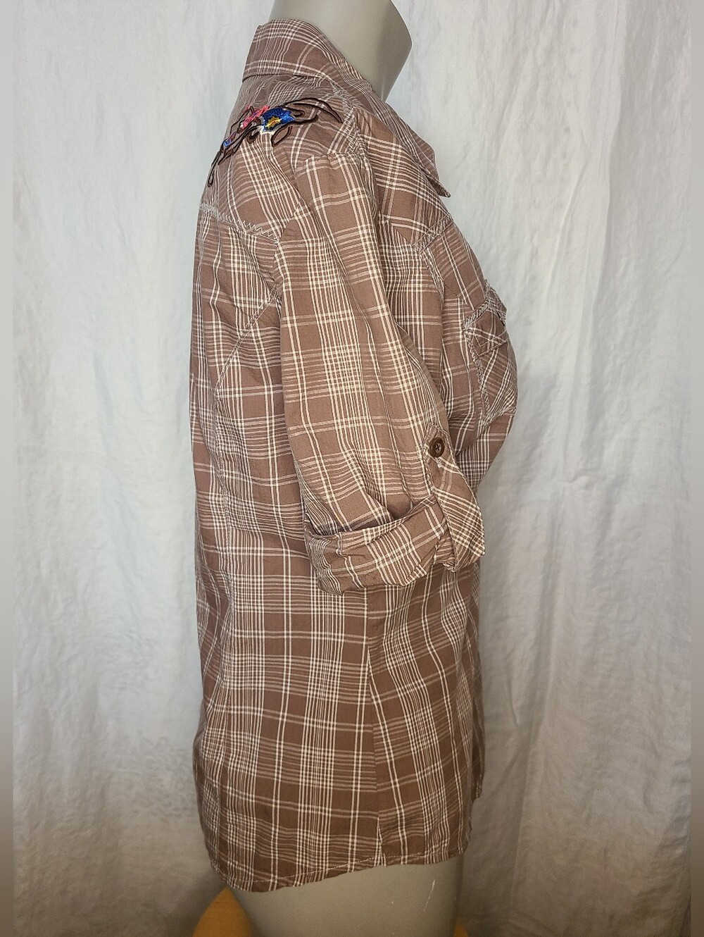 Guess Taupe and White Plaid Button-Front Shirt - Picture 2 of 6